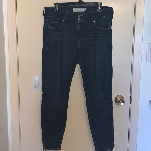 Torrid stiletto zip jeggings - Picture 4 of 7